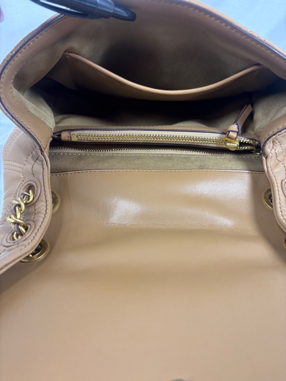 Tory Burch Quilted Leather Shoulder Bag - Camel with Gold Chain - Picture 4 of 10